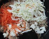 Gambar langkah 3 resipi Bihun Goreng Singapore Udang Kunyit.