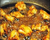 A picture of step 5 of Chicken with Balsamic Vinegar Sauce and Slivered Almonds.