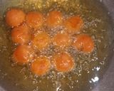 Foto langkah ke 4 dari resep Bola ubi isi coklat ala Sherinps.