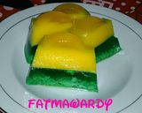 Foto langkah ke 7 dari resep Puding Mangga Lapis Pandan lumut.