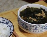 Foto langkah ke 5 dari resep Sup Rumput Laut | Korean Seaweed Soup (Miyeok Guk).