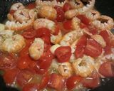 A picture of step 2 of Spaghetti chitarra al sugo di scampi.