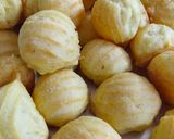 Foto langkah ke 4 dari resep (536) Soes Kering Crunchy isi Coklat.