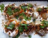 मूँग दाल दही बड़े (Moong dal dahi bade recipe in hindi) रेसिपी चरण 5 फोटो