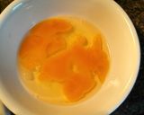 A picture of step 2 of Crab flavored eggs over a cabbage bed 蟹黄蛋盖酸辣白菜.