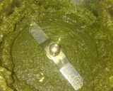 A picture of step 2 of சிக்கன் சீஸ் பிரட் ரோல்ஸ்.