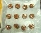 A picture of step 7 of Crispy Bread Flour Cookies.