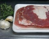 A picture of step 1 of Crispy Sautéed Pork Belly.