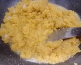 A picture of step 3 of Moong dal halwa.
