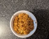A picture of step 4 of Apple crumble with a peanut butter surprise.
