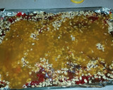 A picture of step 6 of Frozen banana split.