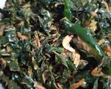 Foto langkah ke 5 dari resep Oseng daun pepaya & daun singkong.