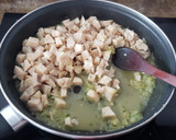 Foto del paso 4 de la receta: Chupe de locos 🤪