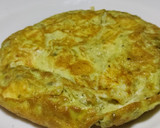 Foto del paso 3 de la receta: Tortilla al pesto con queso