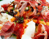 Foto del paso 5 de la receta: "Caprese" Mar y Montaña con tomates, olivada y jamón🔥🔥🔥