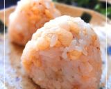 A picture of step 8 of Tempura Crumbs and Small Shrimp (Sakura Shrimp) Onigiri.