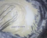 A picture of step 4 of Soft and Fluffy Cupcakes.