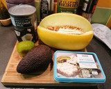 Foto del paso 1 de la receta: Crema ligera de melón, coco y aguacate