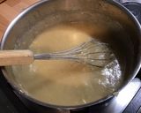 Une image de l'étape 2 de Semoule de blé fine façon purée au bouillon de bœuf et coriandre hachée.