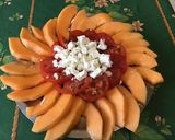 Une image de l'étape 7 de Salade de melon, tomates et feta.