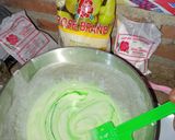 Foto langkah ke 5 dari resep Kue Mangkuk Pandan.