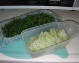 A picture of step 2 of Soft and Crispy Chicken Breast Topped with Grated Radish.