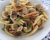 Foto del paso 14 de la receta Pasta con gambas y almejas. Receta para comer en la terraza 💕😋🏖🏖
