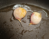 Foto del paso 2 de la receta: Chuletas de cordero a la plancha y patatas al romero