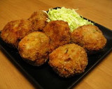 A picture of step 7 of Minced Pork Cutlets with Ham and Cabbage.