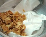 A picture of step 3 of Almond and Cinnamon Meringue Cookies.