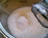 A picture of step 2 of To Bake With Your Kids! Sponge Cake (Egg Yolks and Whites Whipped Separately).
