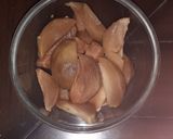 A picture of step 1 of चीकू शेक (chikoo shake recipe in Hindi).