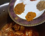 A picture of step 3 of Chicken qorma.