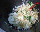 A picture of step 4 of Bean Sprouts Rice Salad.