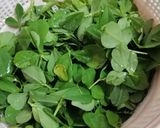 A picture of step 1 of Methi ki sabzi.