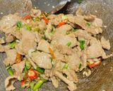 รูปขั้นตอนการทำที่ 4 ของ หมูผัดพริกเกลือ