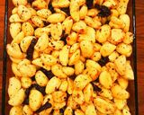 A picture of step 4 of Mike's 200 Clove Garlic Sun Dried Bagel Spread.