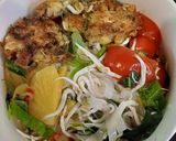 A picture of step 3 of Rice Noodle Soup with Whitebait and Whitebait Fish Cakes.