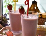 Foto langkah ke 4 dari resep Jus Susu Pisang Strawberry.