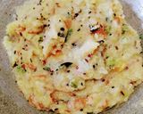 A picture of step 4 of Rava/ Semolina Upma with Winter Veggie and Chutney.