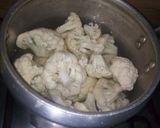 صورة لخطوة 1 من وصفة شوفلور بصوص وبطاطا