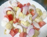 Foto del paso 2 de la receta: Ensalada de alcachofas, tomate, cebolla y atún