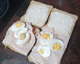 Foto del paso 3 de la receta: Sándwich de pechuga de pavo, ensalada, huevo duro y mayonesa