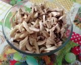 Tejfölös gombapaprikás, kapros galuskával recept fázis 1 fotója