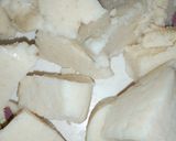 A picture of step 2 of Dumamen miyan kuka.