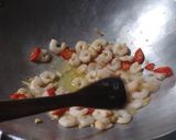Foto langkah ke 4 dari resep Tumis Pare Campur Udang.