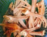 Hình bước làm 2 của món Canh Chân Gà Hầm Đậu Phụng