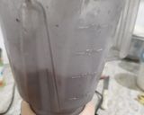 A picture of step 2 of Pineapple banana drinks.