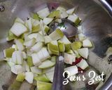 A picture of step 2 of Indian Pear Chutney.