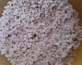 A picture of step 2 of Jaja Bantal (Indonesian Dessert).
